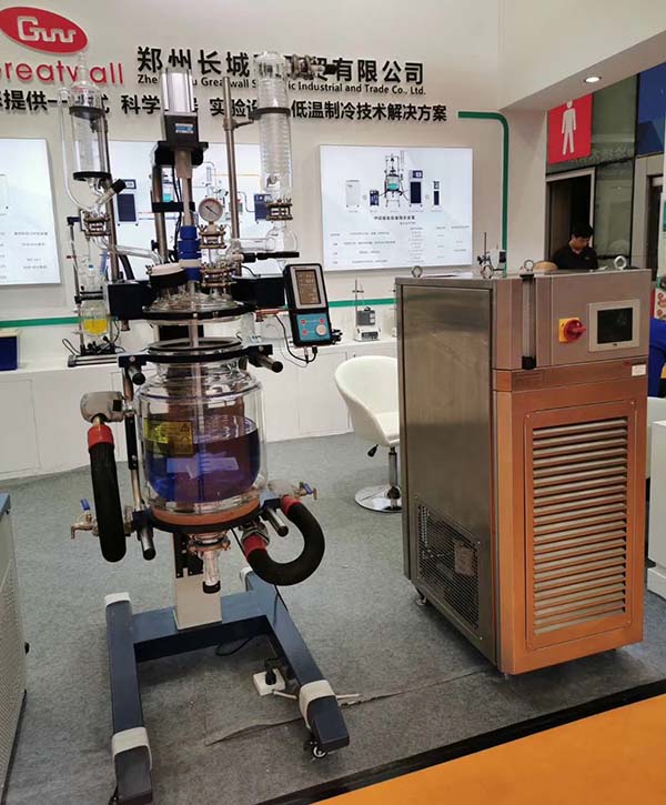 雙層玻璃反應釜比單層的保溫性好？